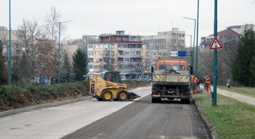 Изкърпват общинските пътища и уличната мрежа в Търговище