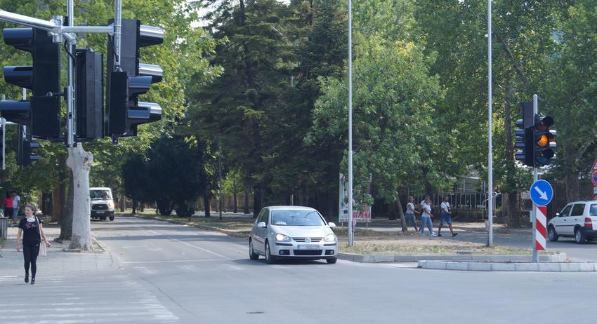 Започва да функционира новият светофар до областната  болница в Търговище