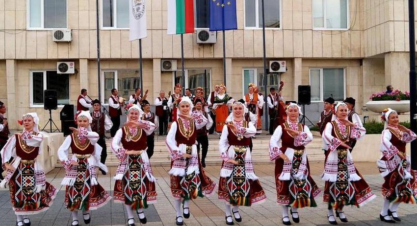 Ансамбъл „Мизия“ с концерт в обновения парк  „Роден кът“ 