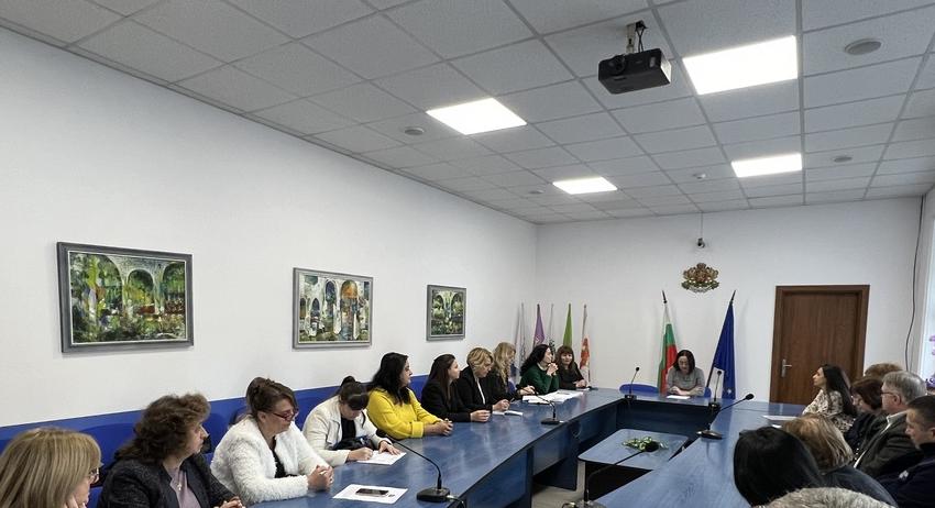 Областният управител председателства заседанието на Областния съвет за сътрудничество по етническите и интеграционните въпроси