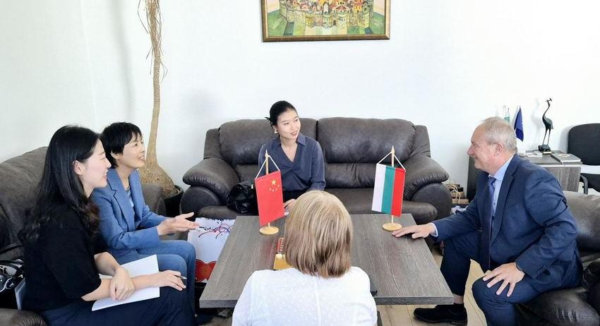 Посланикът на Китай посети Търговище