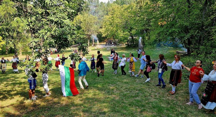 Денят на независимостта ще се отбележи в Търговище с фолклорна инициатива и рок концерт