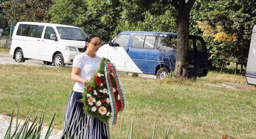 Тържествен ритуал по повод 6 септември се проведе пред Войнишкия паметник