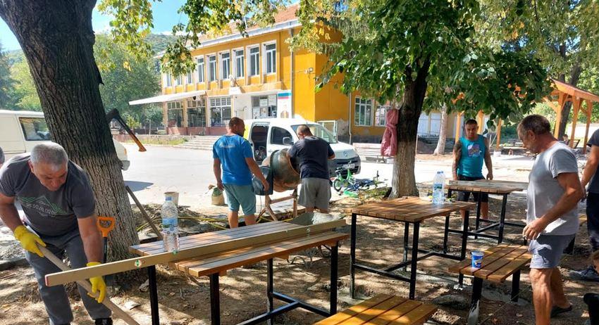 Кътове за игра и отдих и околоблокови пространства са обновени чрез фонд „Местни инициативи“