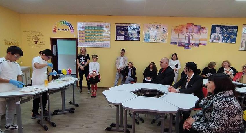 Откриха STEM център в Основно училище "Св. Климент Охридски" – Попово