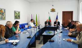 Обсъдиха проверките на проводимостта на речните легла