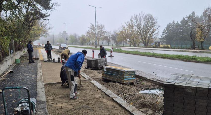 Ограничават пешеходното движение по ул. „Цар Освободител“