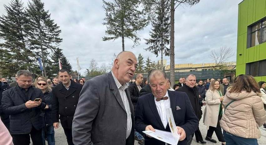 Областният управител инж. Йоан Пеев присъства на откриването на модерна производствена база