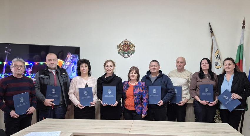 Връчиха наградите на победителите в конкурса „Да украсим за Коледа община Търговище“