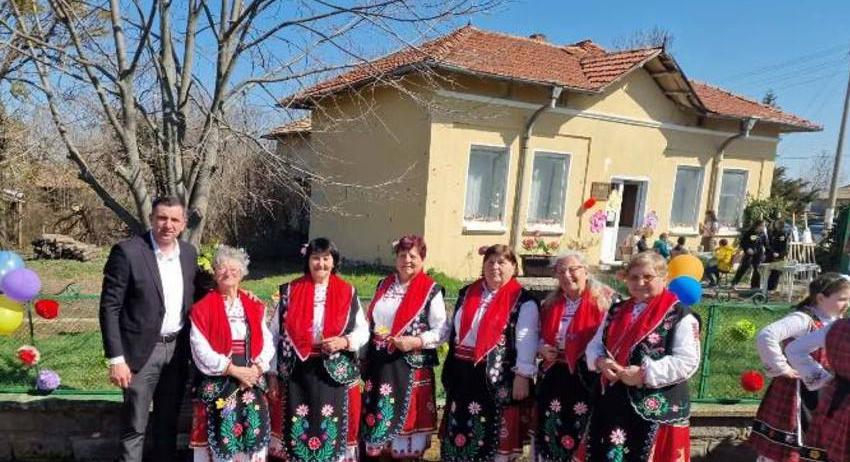 Областният управител присъства на откриването на читалището в с. Цветница